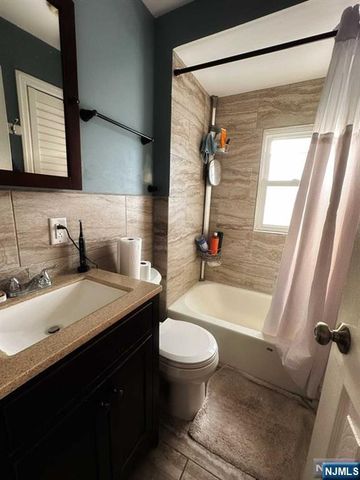110 Chestnut Street, Bergenfield, NJ 07621