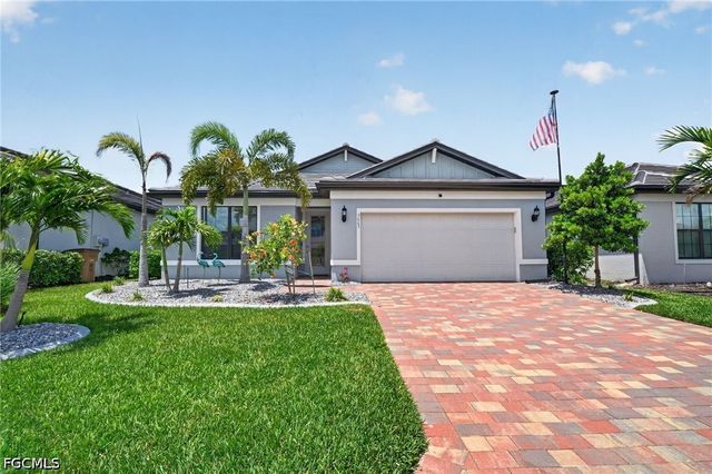 3663 Passion Vine DR, Alva, FL 33920