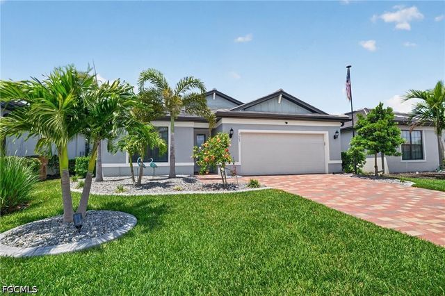 3663 Passion Vine DR, Alva, FL 33920