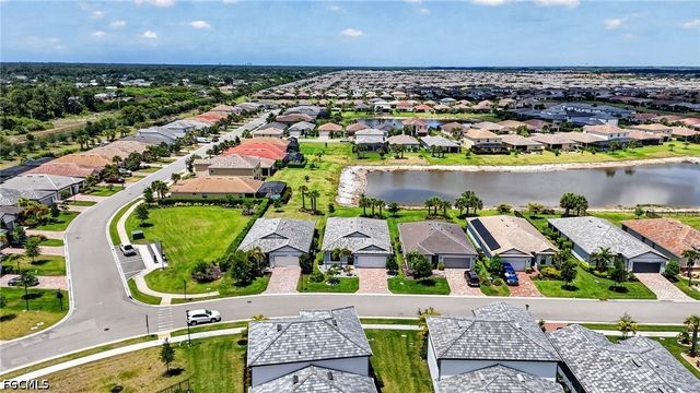 3663 Passion Vine DR, Alva, FL 33920