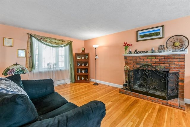 130 Gainsville Rd, Dedham, MA 02026