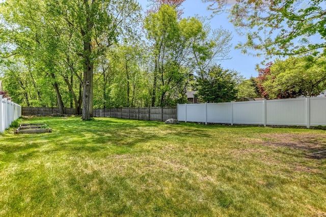130 Gainsville Rd, Dedham, MA 02026