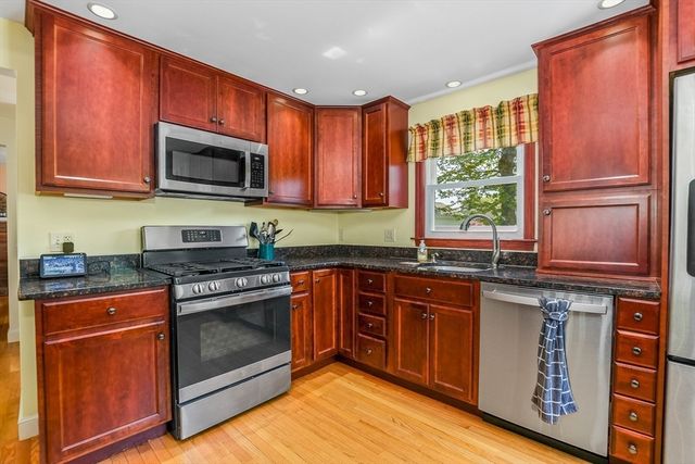 130 Gainsville Rd, Dedham, MA 02026
