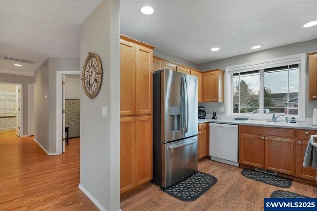 1257 Trent Av N, Keizer, OR 97303