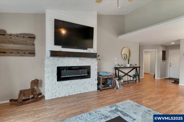 1257 Trent Av N, Keizer, OR 97303