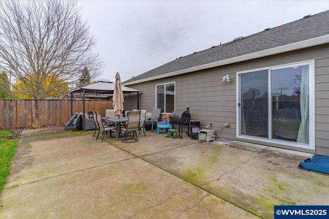 1257 Trent Av N, Keizer, OR 97303