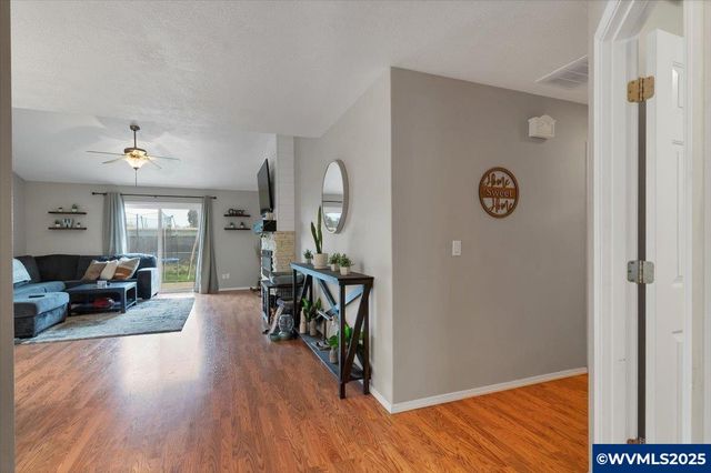 1257 Trent Av N, Keizer, OR 97303