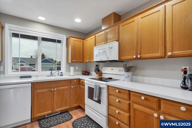 1257 Trent Av N, Keizer, OR 97303