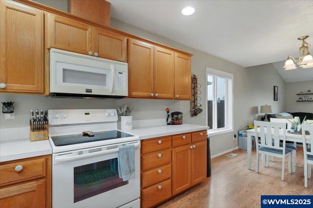 1257 Trent Av N, Keizer, OR 97303