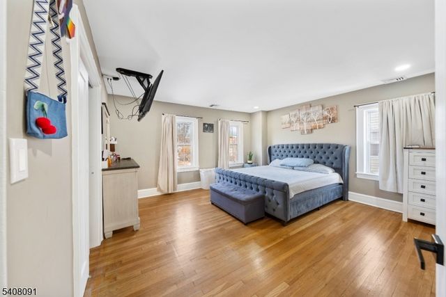 30 Barnard Pl, Elizabeth City, NJ 07208