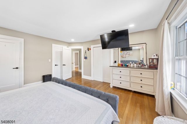 30 Barnard Pl, Elizabeth City, NJ 07208