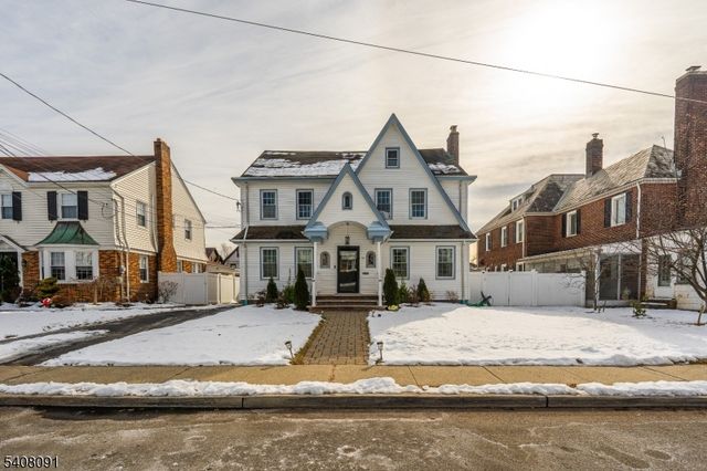 30 Barnard Pl, Elizabeth City, NJ 07208