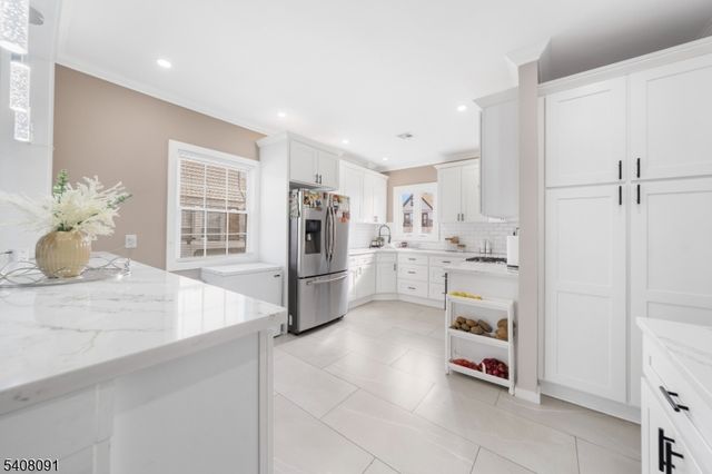 30 Barnard Pl, Elizabeth City, NJ 07208