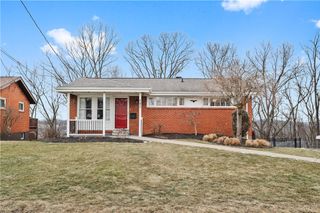 105 Woodridge Dr, Scott Twp, PA 15106