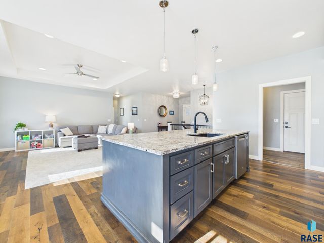 604 N Willow Creek Ave Avenue, Sioux Falls, SD 57110