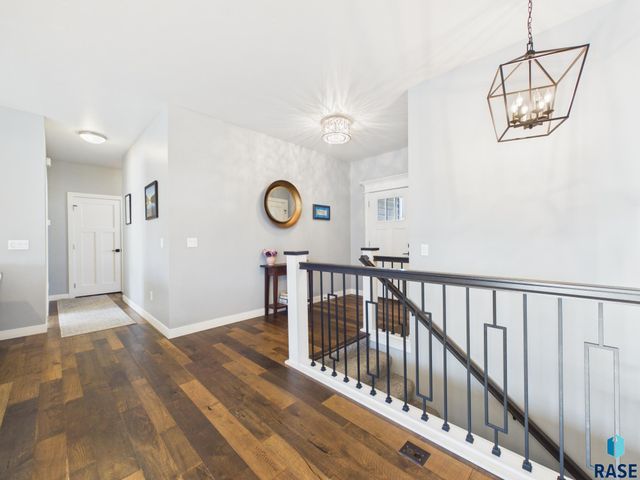 604 N Willow Creek Ave Avenue, Sioux Falls, SD 57110