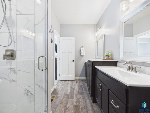 604 N Willow Creek Ave Avenue, Sioux Falls, SD 57110