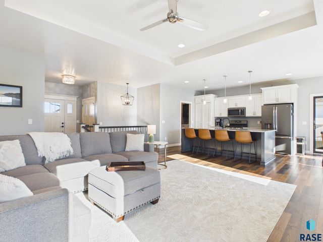 604 N Willow Creek Ave Avenue, Sioux Falls, SD 57110