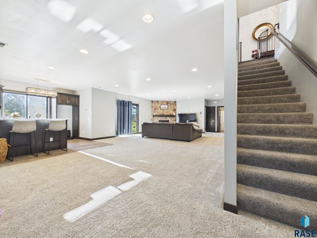 604 N Willow Creek Ave Avenue, Sioux Falls, SD 57110