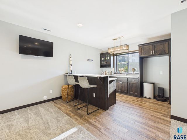 604 N Willow Creek Ave Avenue, Sioux Falls, SD 57110