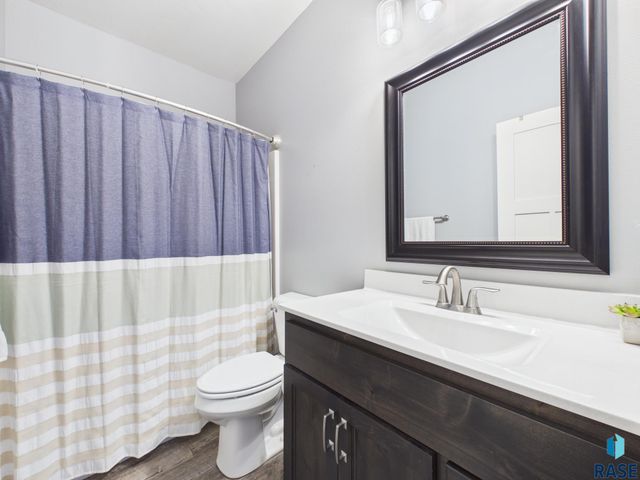 604 N Willow Creek Ave Avenue, Sioux Falls, SD 57110