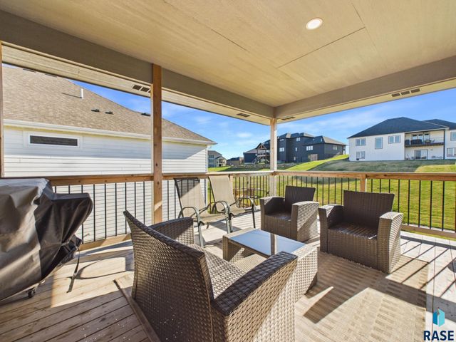 604 N Willow Creek Ave Avenue, Sioux Falls, SD 57110