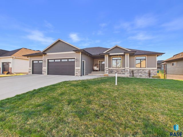 604 N Willow Creek Ave Avenue, Sioux Falls, SD 57110