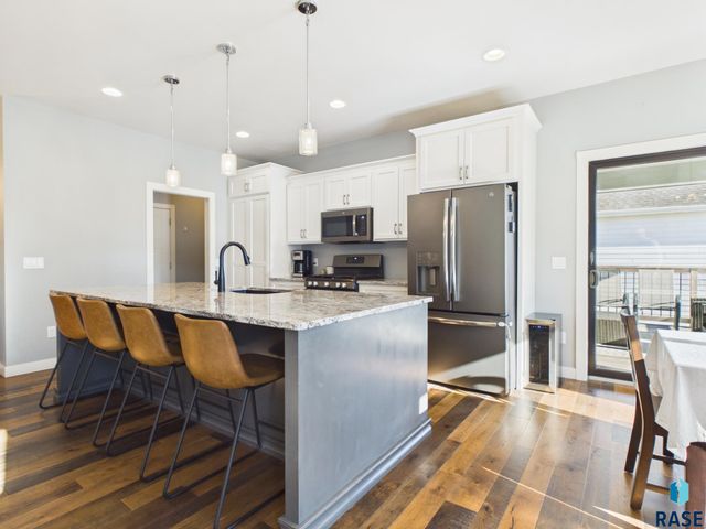 604 N Willow Creek Ave Avenue, Sioux Falls, SD 57110