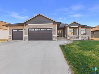 604 N Willow Creek Ave Avenue, Sioux Falls, SD 57110