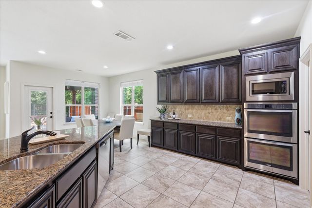 2600 Gateway Court, Euless, TX 76039
