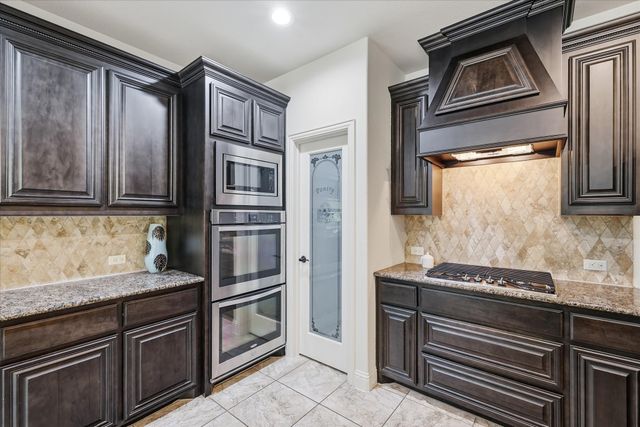 2600 Gateway Court, Euless, TX 76039