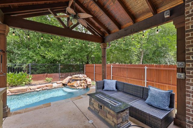 2600 Gateway Court, Euless, TX 76039