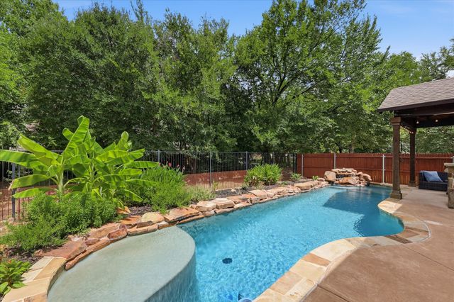 2600 Gateway Court, Euless, TX 76039