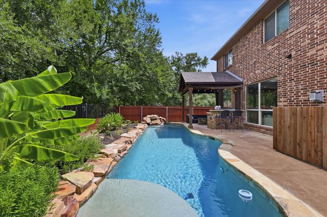 2600 Gateway Court, Euless, TX 76039