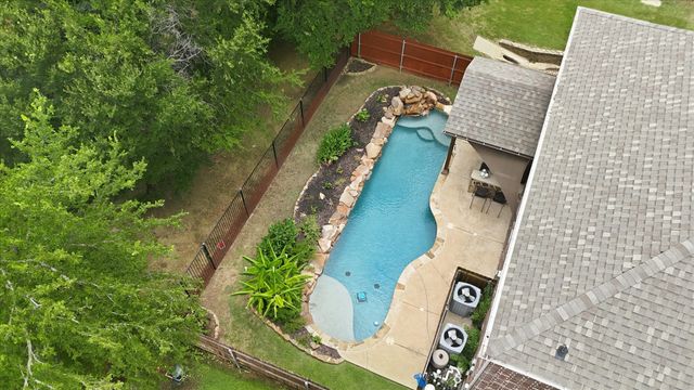 2600 Gateway Court, Euless, TX 76039