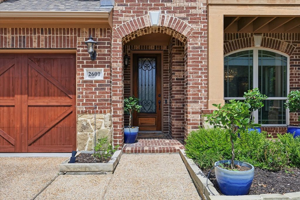 2600 Gateway Court, Euless, TX 76039 — photo 2