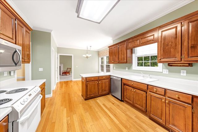 115 Lake Crest Ln, Tullahoma, TN 37388