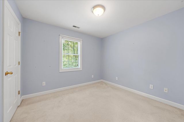 115 Lake Crest Ln, Tullahoma, TN 37388
