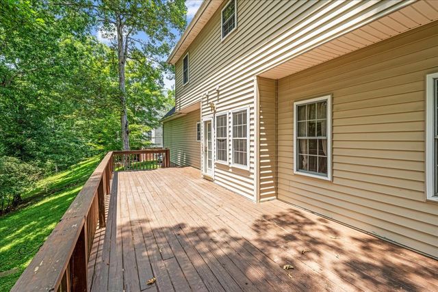 115 Lake Crest Ln, Tullahoma, TN 37388