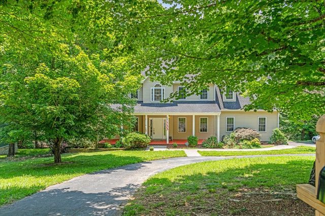 115 Lake Crest Ln, Tullahoma, TN 37388