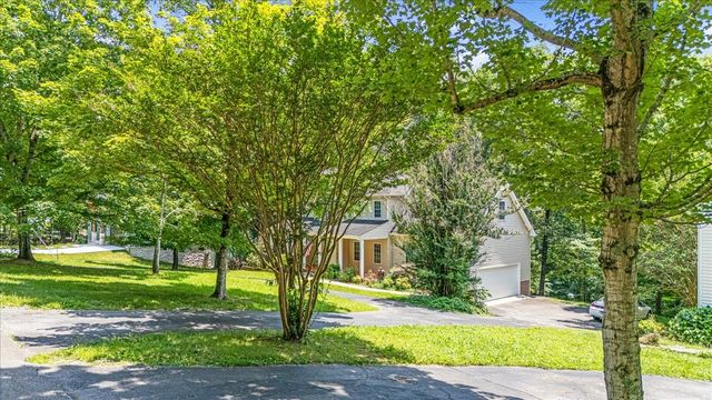 115 Lake Crest Ln, Tullahoma, TN 37388