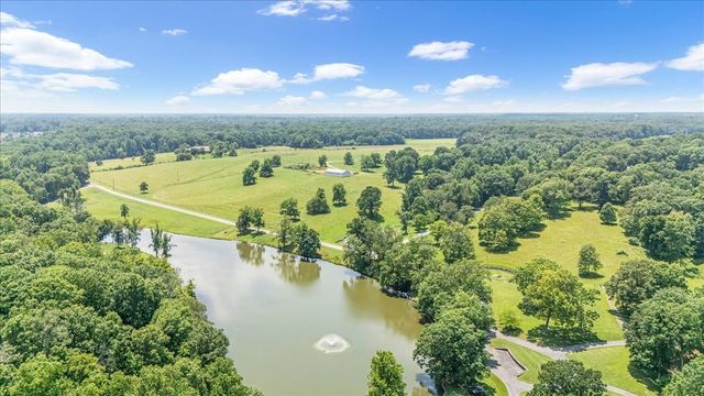 115 Lake Crest Ln, Tullahoma, TN 37388