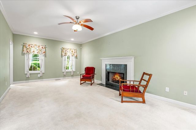 115 Lake Crest Ln, Tullahoma, TN 37388