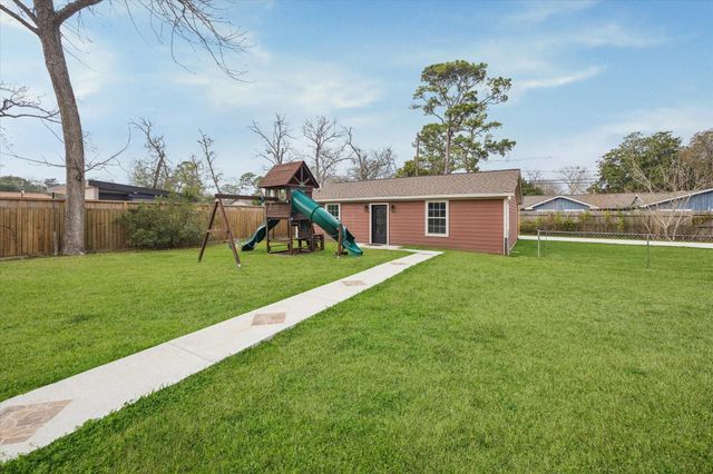 9206 Westview Drive, Houston, TX 77055