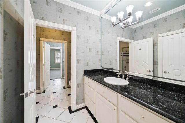 9206 Westview Drive, Houston, TX 77055