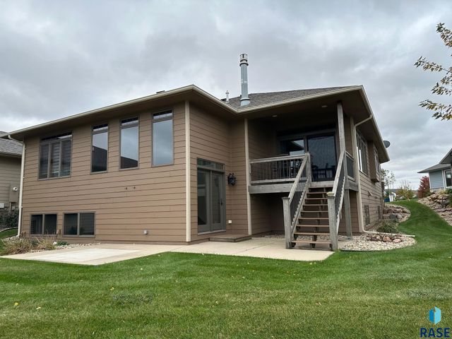 700 E Shadow Creek Ln Lane, Sioux Falls, SD 57108