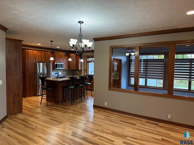 700 E Shadow Creek Ln Lane, Sioux Falls, SD 57108