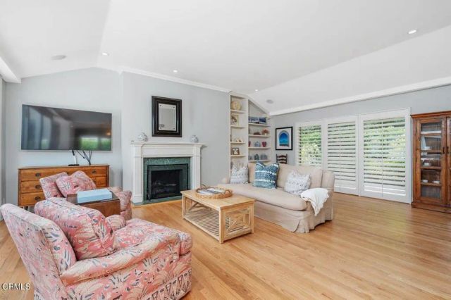1040 S Orange Grove 1, Pasadena, CA 91105