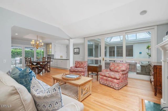 1040 S Orange Grove 1, Pasadena, CA 91105