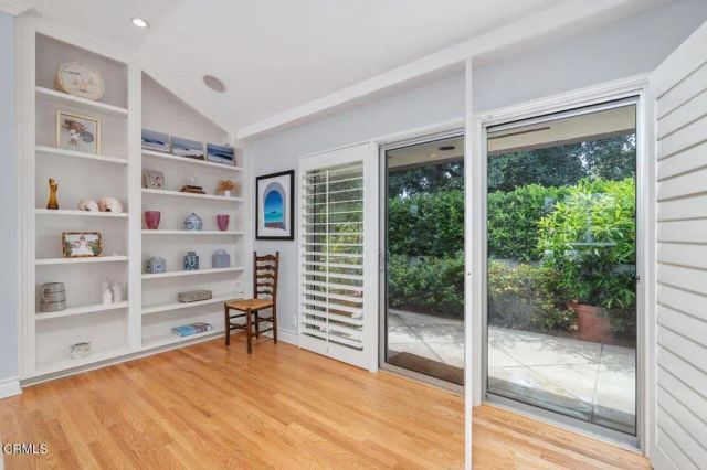 1040 S Orange Grove 1, Pasadena, CA 91105
